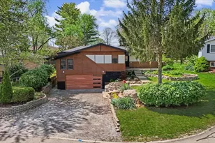 2 Walton Pl, Normal, IL 61761 - Photo 2