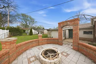 327 Fremont Ave, Romeoville, IL 60446 - Photo 30