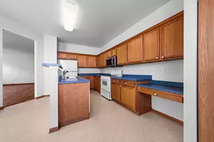 1566 Benzie Cir, Romeoville, IL 60446 - Photo 10