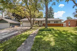 75 S 2nd Ave, Lombard, IL 60148 - Photo 1