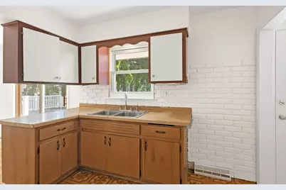 75 S 2nd Avenue, Lombard, IL 60148 - Photo 8