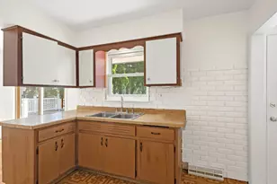 75 S 2nd Ave, Lombard, IL 60148 - Photo 8