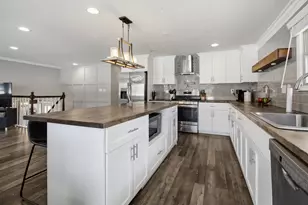 230 Millford Ln, Bloomingdale, IL 60108 - Photo 6