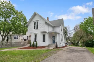 447 Ashland Ave, Elgin, IL 60123 - Photo 1