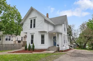 447 Ashland Ave, Elgin, IL 60123 - Photo 2