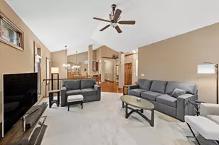 13105 Timber Ct, Palos Heights, IL 60463 - Photo 4