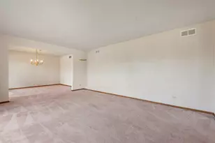 1621 Claremont Dr, Darien, IL 60561 - Photo 6