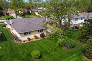 1621 Claremont Dr, Darien, IL 60561 - Photo 32