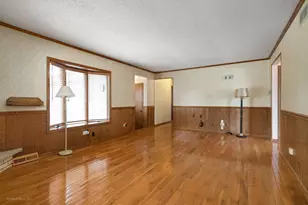 1621 Claremont Dr, Darien, IL 60561 - Photo 8