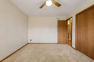 1621 Claremont Dr, Darien, IL 60561 - Photo 16