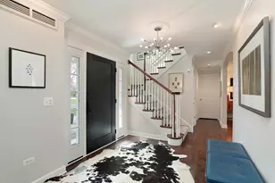 921 Woodbine Ln, Northbrook, IL 60062 - Photo 2