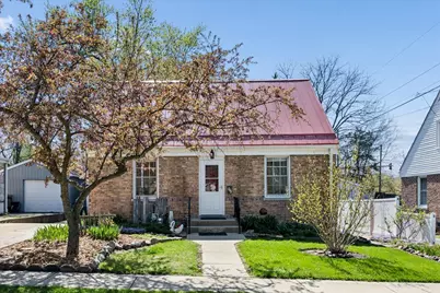 821 N 5th Street, Dekalb, IL 60115 - Photo 1