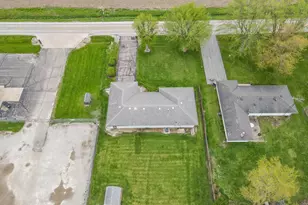 8050 N 2000E Rd, Manteno, IL 60950 - Photo 34