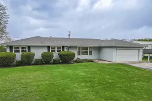8050 N 2000E Rd, Manteno, IL 60950 - Photo 2