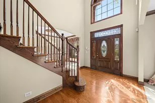 261 Johnson Woods Dr, Batavia, IL 60510 - Photo 4
