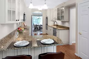 422 Vly Vw Rd, Lake Barrington, IL 60010 - Photo 10