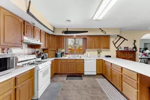 303 Jefferson St, New Boston, IL 61272 - Photo 8