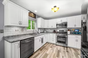 2712 Jenna Cir, Montgomery, IL 60538 - Photo 10