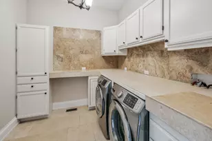 2038 Camphill Cir, Inverness, IL 60067 - Photo 24
