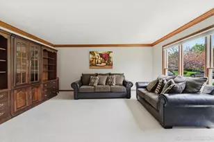 301 Stoneleigh Ln, Oswego, IL 60543 - Photo 6