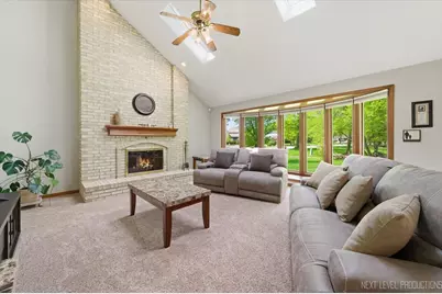 301 Stoneleigh Lane, Oswego, IL 60543 - Photo 16
