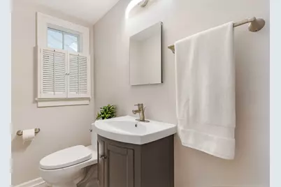 2656 Broadway Avenue, Evanston, IL 60201 - Photo 10