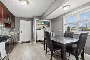 80 Birch St, Carpentersville, IL 60110 - Photo 10