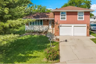 10447 S Stowe Court, Palos Hills, IL 60465 - Photo 1