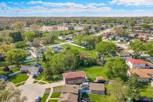 10447 S Stowe Ct, Palos Hills, IL 60465 - Photo 4