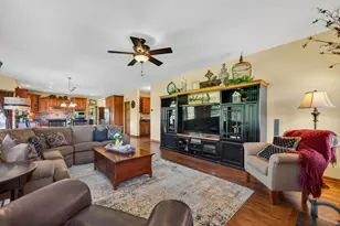 6608 Erin Rd, McHenry, IL 60050 - Photo 10