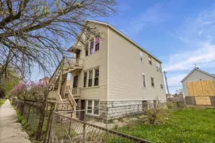 8405 S Baltimore Ave, Chicago, IL 60617 - Photo 6