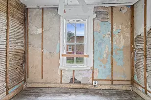 8405 S Baltimore Ave, Chicago, IL 60617 - Photo 10