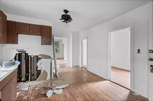 8405 S Baltimore Ave, Chicago, IL 60617 - Photo 16