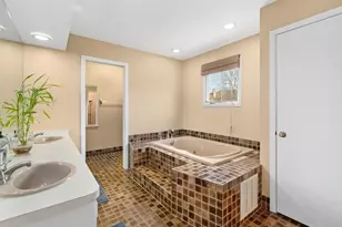 11547 Burr Oak Ln, Burr Ridge, IL 60527 - Photo 16
