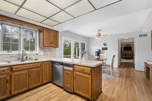 11547 Burr Oak Ln, Burr Ridge, IL 60527 - Photo 12