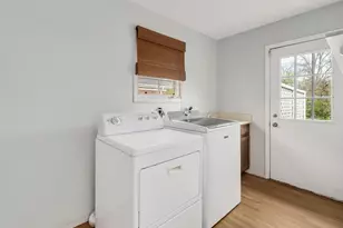 11547 Burr Oak Ln, Burr Ridge, IL 60527 - Photo 12