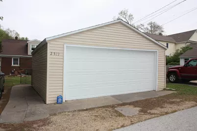 2519 E Locust Street, Davenport, IA 52803 - Photo 30