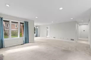 1625 Clayton Ct, Arlington Heights, IL 60004 - Photo 4