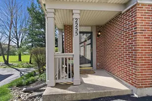 2255 Vanderbilt Dr, Geneva, IL 60134 - Photo 2