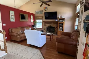 2101 Camden Ln, Hanover Park, IL 60133 - Photo 4