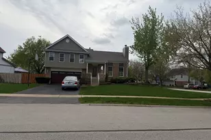 2101 Camden Ln, Hanover Park, IL 60133 - Photo 2