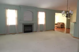 678 Cadillac Cir, Romeoville, IL 60446 - Photo 6