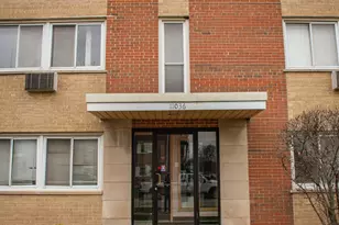 11036 S Kenneth Ave, Oak Lawn, IL 60453 - Photo 2