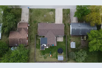 714 E Rosewood Street, Watseka, IL 60970 - Photo 6