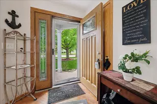 1068 N Camden Ln, South Elgin, IL 60177 - Photo 2