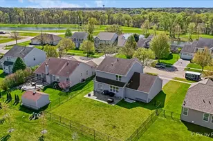 607 Stearn Dr, Genoa, IL 60135 - Photo 34