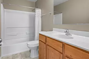 607 Stearn Dr, Genoa, IL 60135 - Photo 28