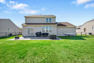 607 Stearn Dr, Genoa, IL 60135 - Photo 38