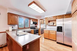 525 Skyline Dr, Algonquin, IL 60102 - Photo 12