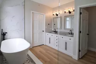 1235 Mallard Ln, Hoffman Estates, IL 60192 - Photo 14